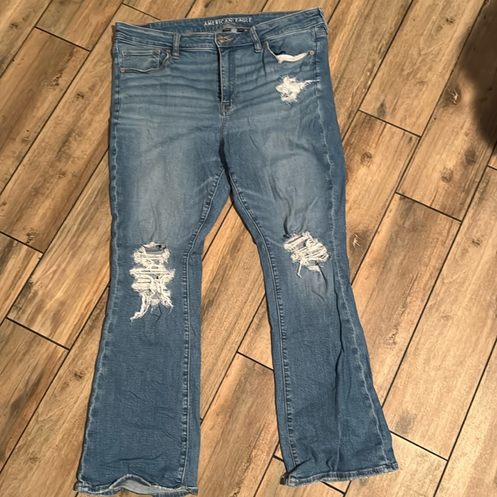 AE bootcut jeans. Great condition. Size 18short.